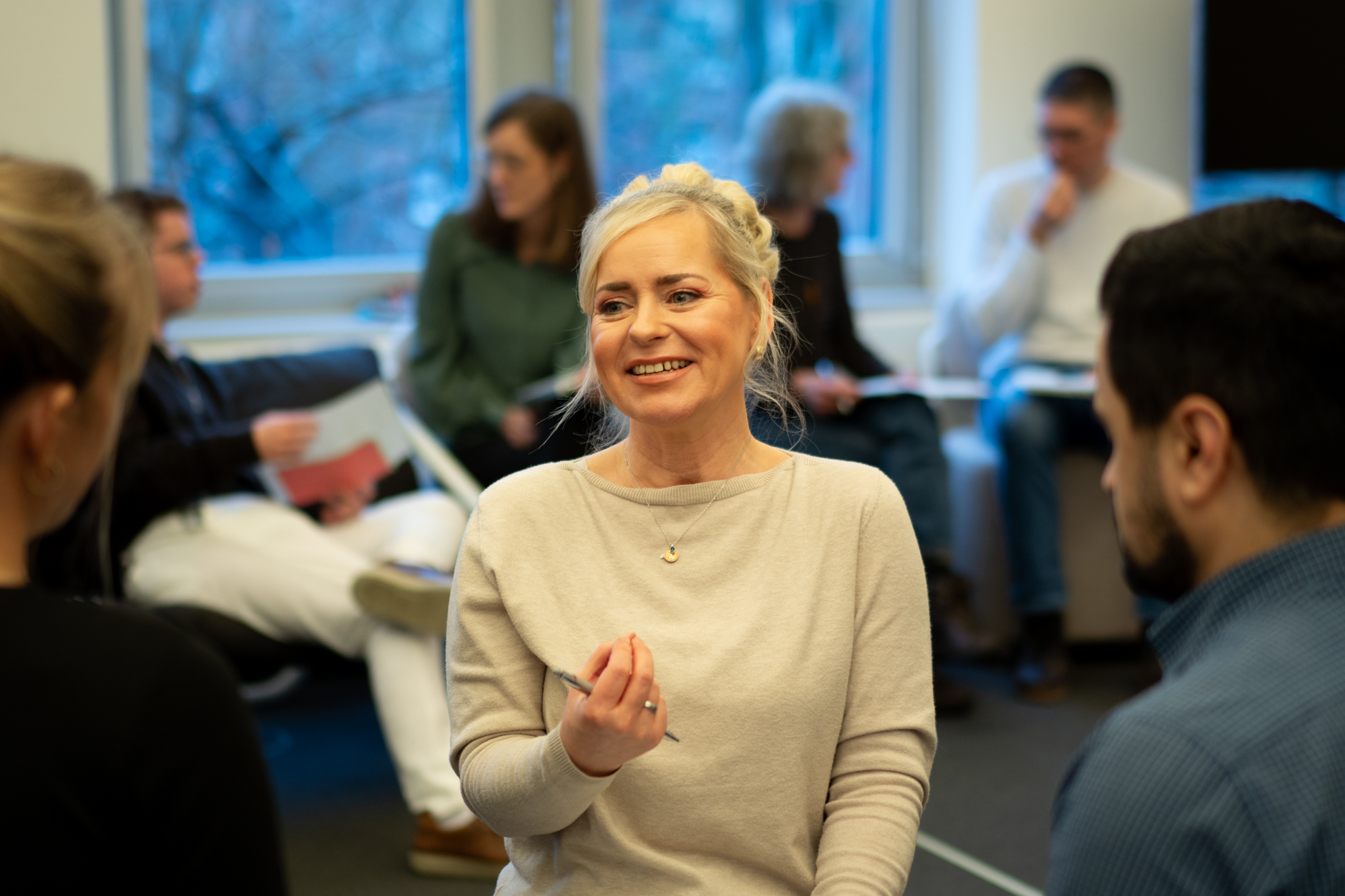 Teilnehmende der Sessions auf den Learning Days in angeregter Diskussion