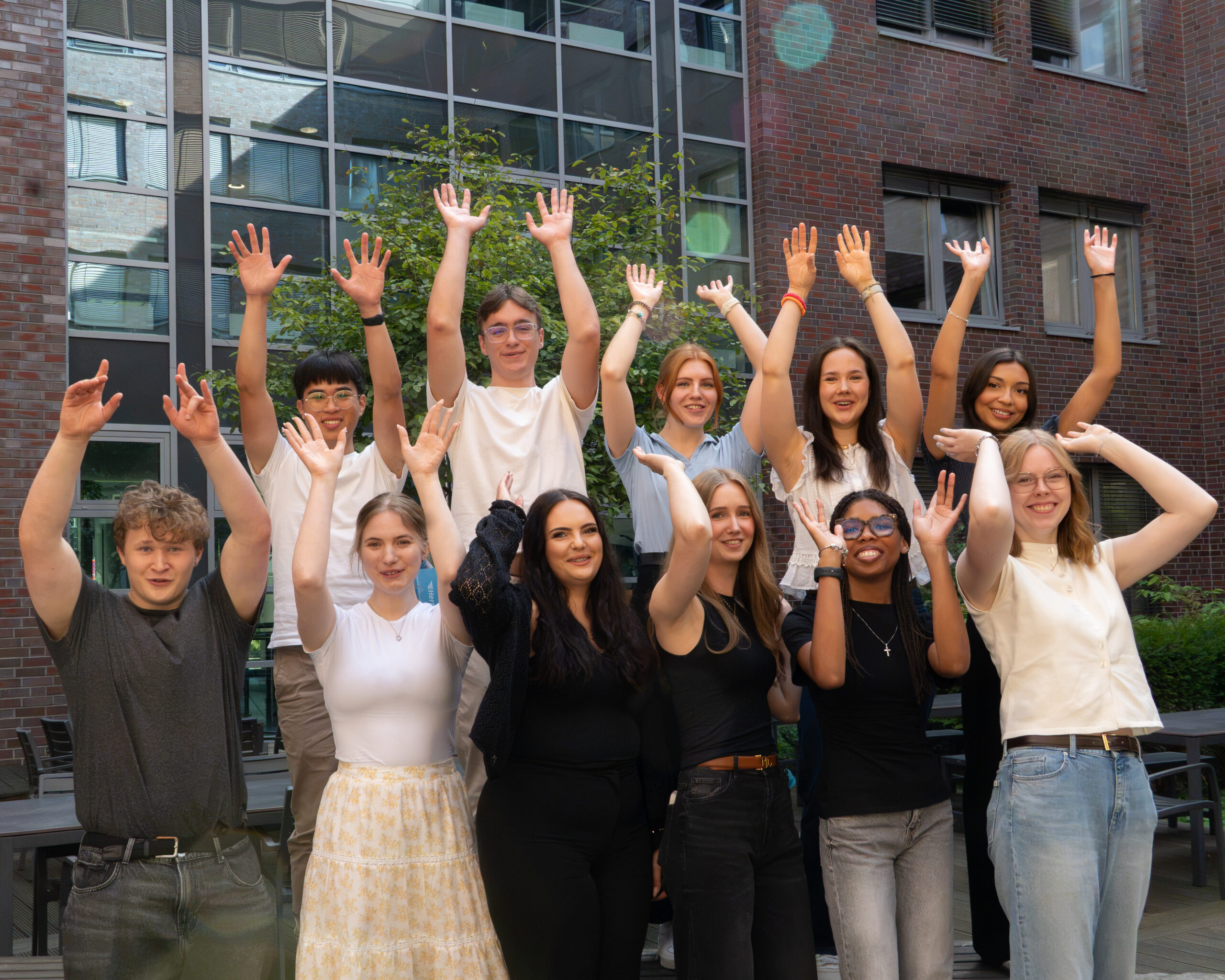 Gruppenfoto der neuen Young Talents bei Hermes Germany 2026